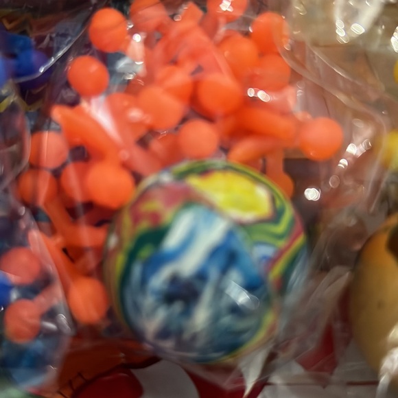 Jacks Game, 3 Sets, Each Set with 10 Plastic Jacks and 1 Marbleized Rubber Ball - Picture 3 of 5